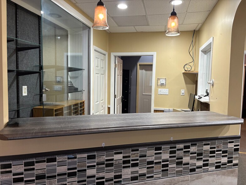 6662 W Johnson Rd, La Porte, IN à louer - Photo intérieure - Image 2 de 21