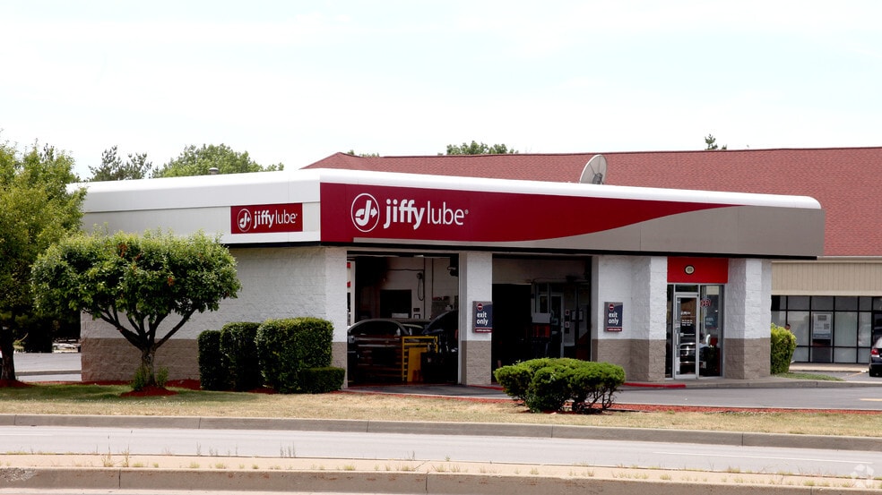 4902-4928 S Emerson Ave, Indianapolis, IN for lease - Primary Photo - Image 3 of 5