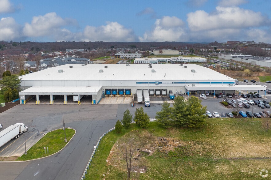 181 Marsh Hill Rd, Orange, CT for lease - Building Photo - Image 2 of 4