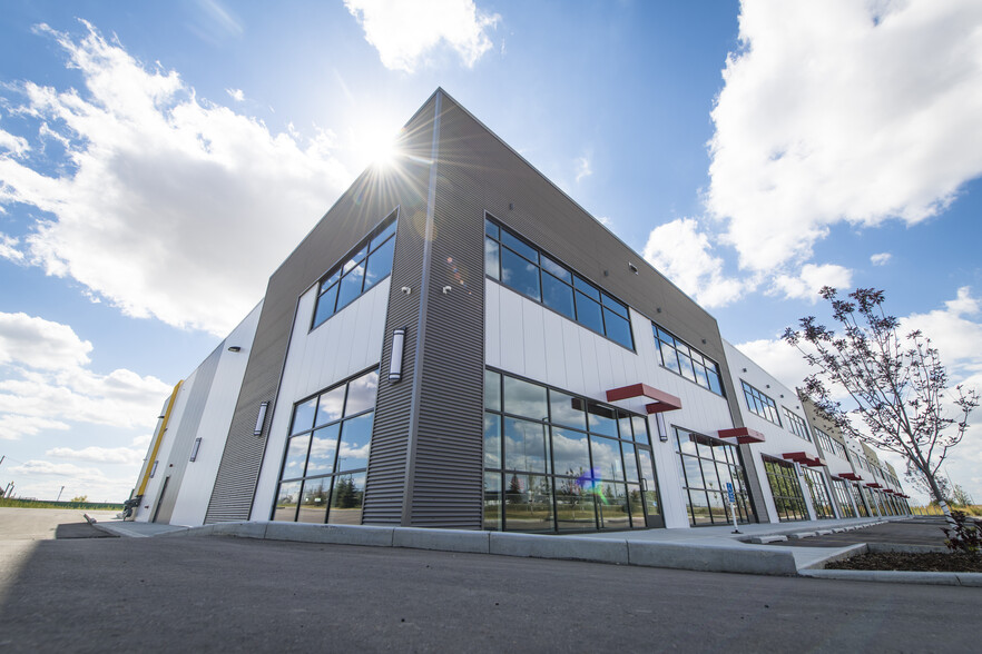 8489 40 St SE, Calgary, AB for sale - Building Photo - Image 1 of 1