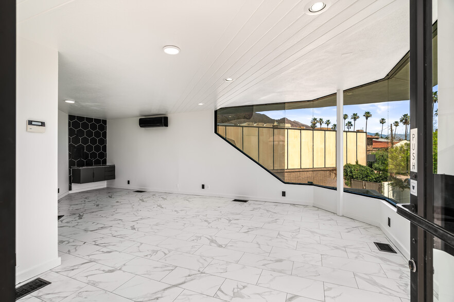 201 N Indian Canyon Dr, Palm Springs, CA for lease - Interior Photo - Image 2 of 7