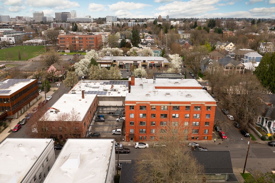 829 SE 15th Ave, Portland, OR for sale - Building Photo - Image 3 of 31