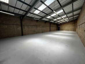Mucklow Hl, Halesowen for lease Interior Photo- Image 1 of 2