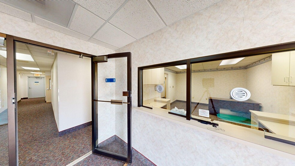 1501 N Water St, Decatur, IL à vendre - Photo du bâtiment - Image 2 de 22