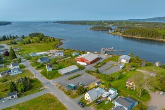 Plus de détails pour 88 Sargent St, Winter Harbor, ME - Commerce de détail à vendre