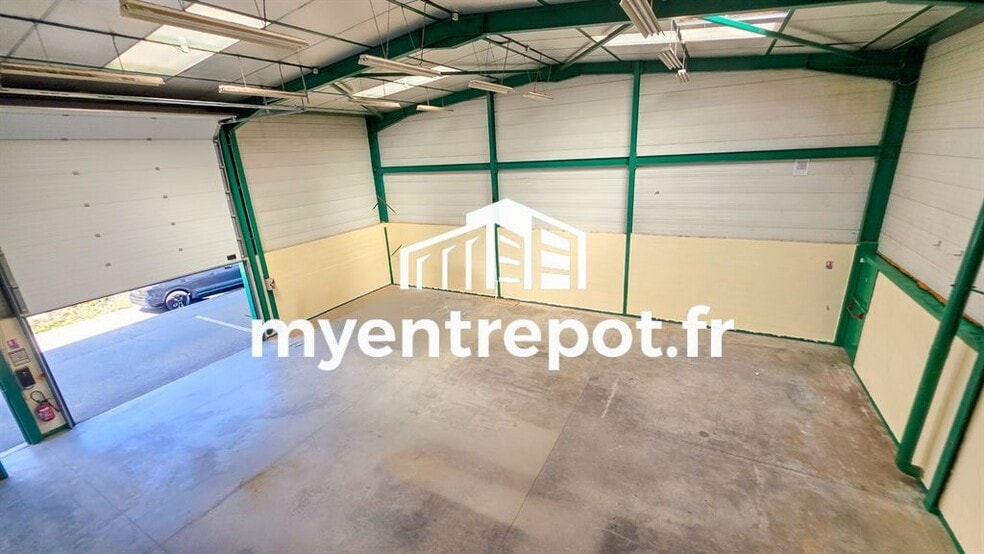 Flex dans Aubagne à louer - Photo du bâtiment - Image 3 de 7