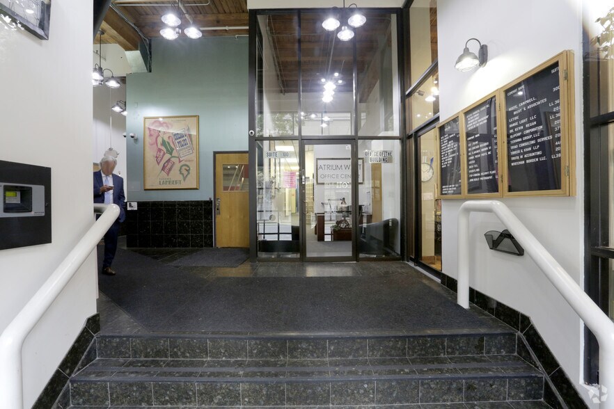 118 N Clinton St, Chicago, IL à louer - Hall d’entrée - Image 2 de 6