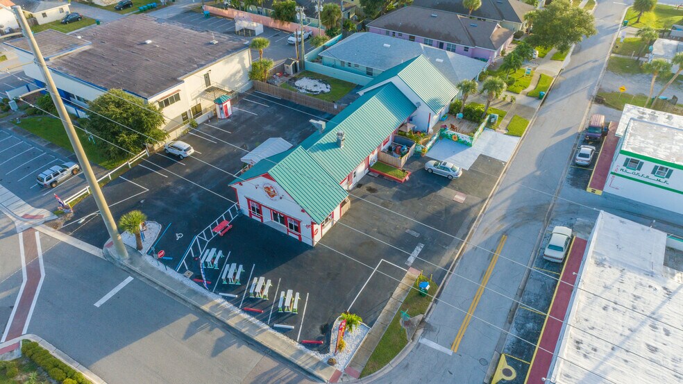 7900 N Atlantic Ave, Cape Canaveral, FL à louer - Photo du bâtiment - Image 3 de 4
