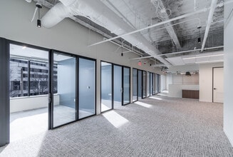 8010 Towers Crescent Dr, Vienna, VA for lease Interior Photo- Image 2 of 8