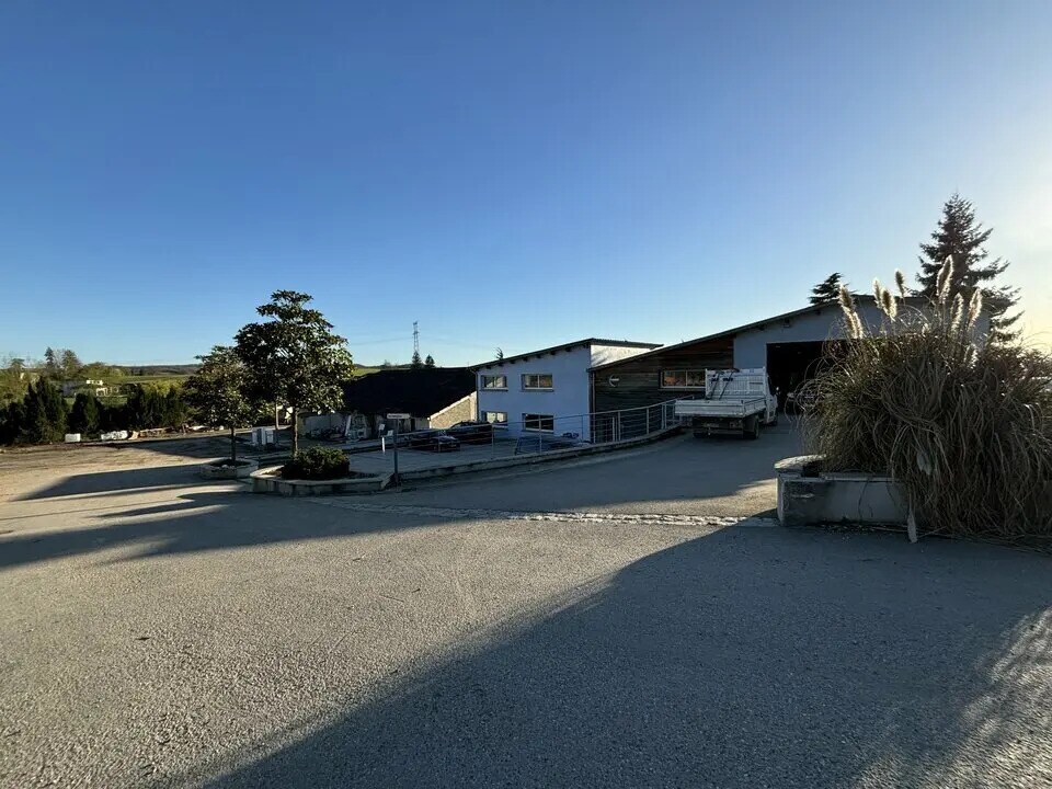 Office in Saint-Just-Chaleyssin for lease Building Photo- Image 1 of 13