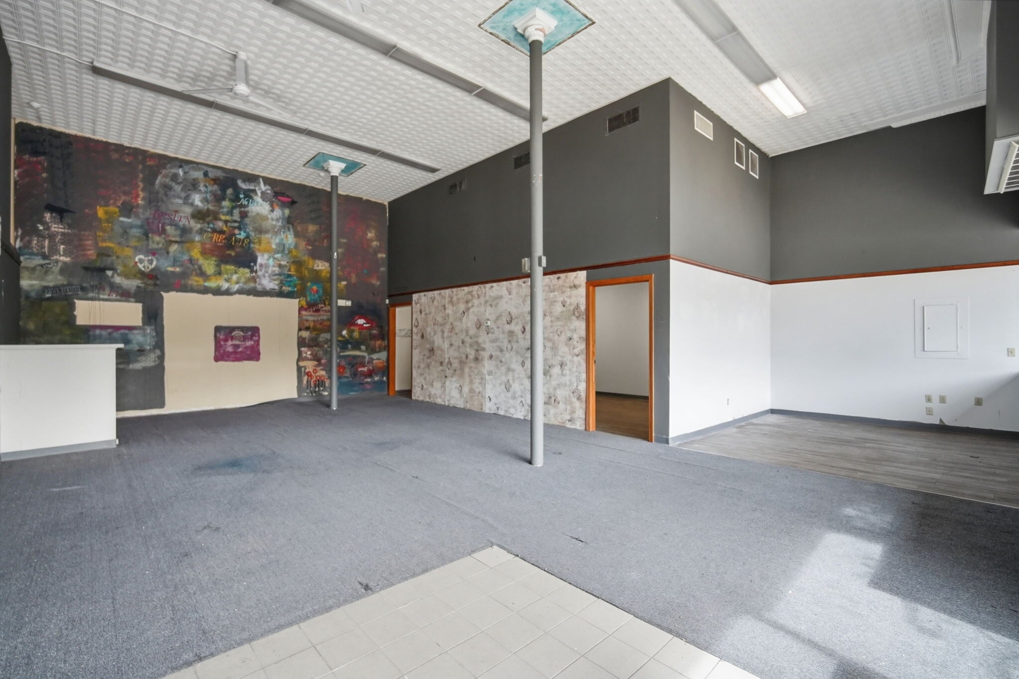 48 Elm St, Westfield, MA for sale Interior Photo- Image 1 of 6