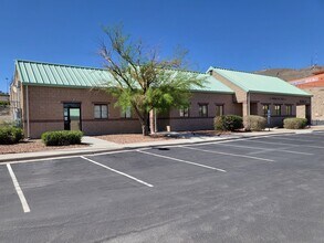 1225 E Cliff Dr, El Paso, TX for lease Building Photo- Image 2 of 6