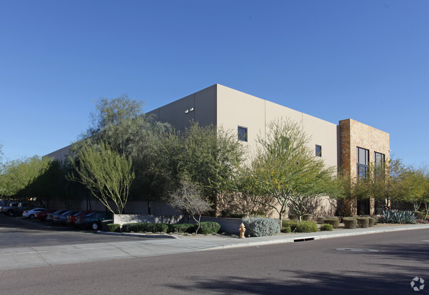 2114 W Parkside Ln, Phoenix, AZ for lease - Building Photo - Image 2 of 14