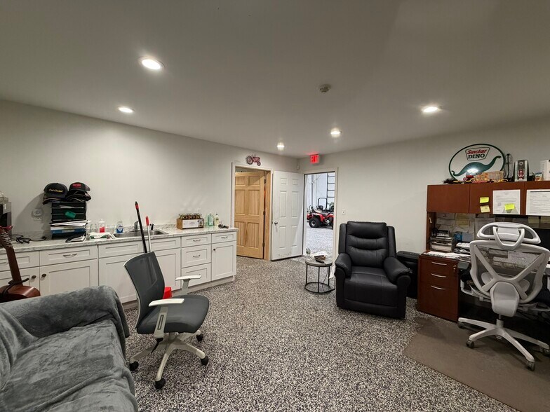 170 South St, Brooklyn, CT à vendre - Photo du bâtiment - Image 2 de 31