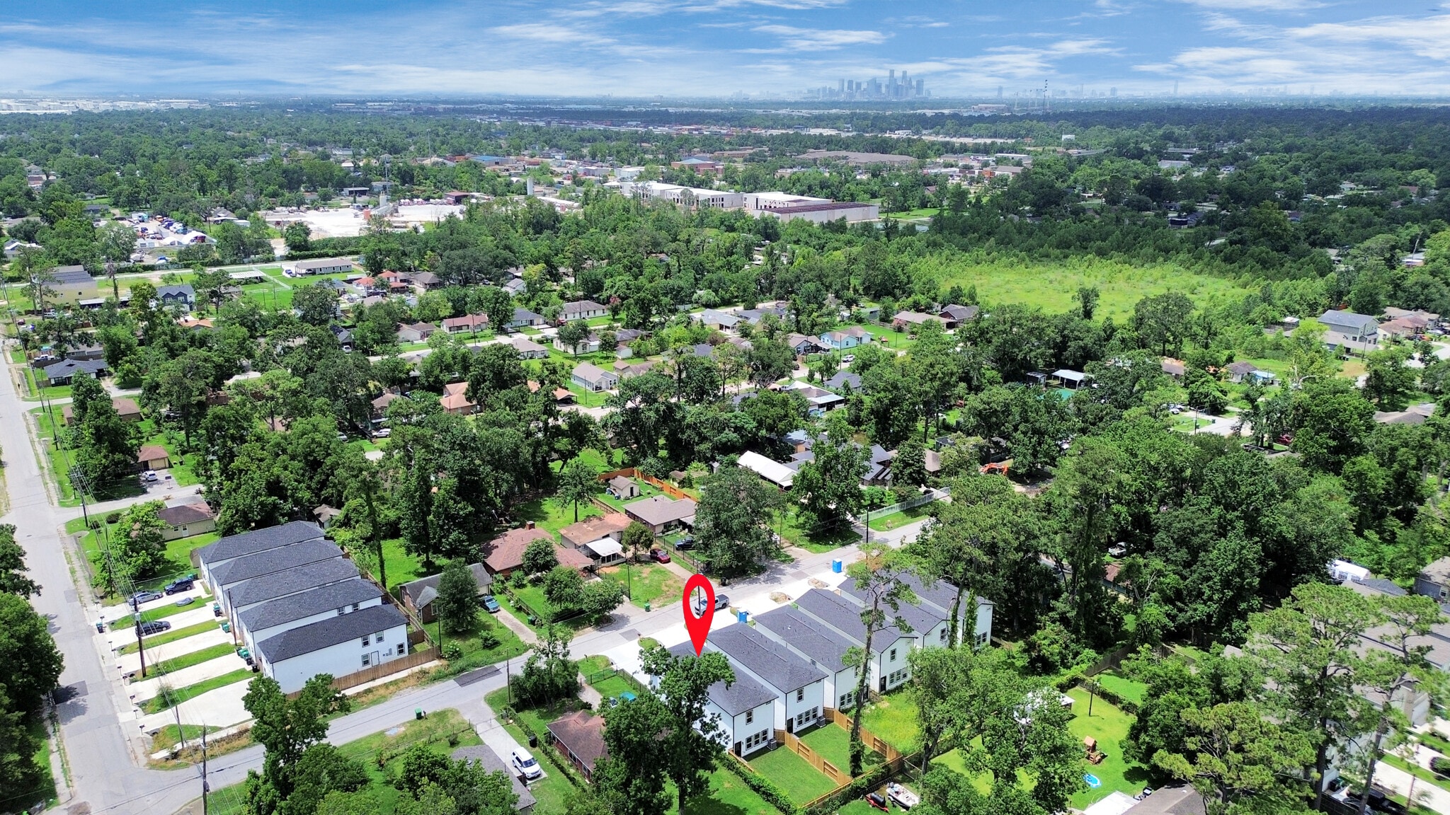 Crestview Drive Portfolio portfolio of 5 properties for sale on LoopNet.ca Primary Photo- Image 1 of 2