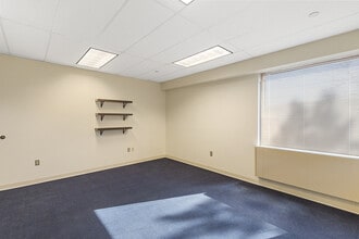 555 W Crosstown Pky, Kalamazoo, MI for lease Interior Photo- Image 2 of 5