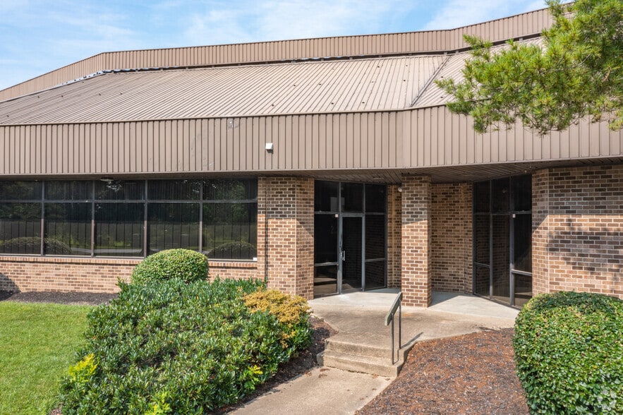 109 Lukens Dr, New Castle, DE for lease - Building Photo - Image 3 of 5