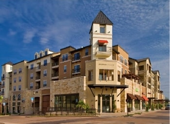 300 E Basse Rd, San Antonio, TX à louer - Photo du bâtiment - Image 2 de 30