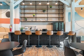 828 N Broadway St, Knoxville, TN for lease Building Photo- Image 2 of 4