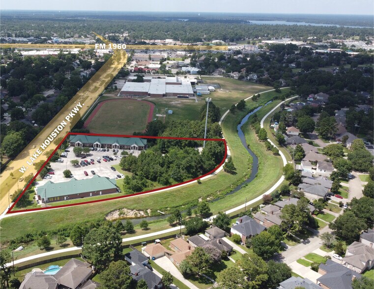 18700 W. Lake Houston Pkwy. portefeuille de 2 propriétés à vendre sur LoopNet.ca - Photo du bâtiment - Image 2 de 14