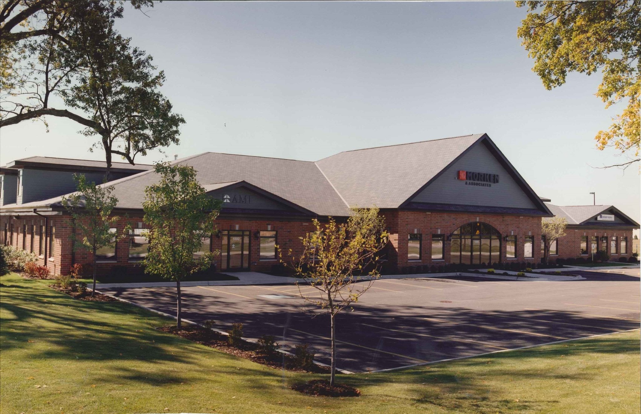 1880-1888 E Fabyan Pky, Batavia, IL for lease Building Photo- Image 1 of 28