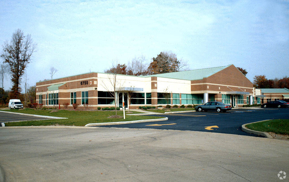 6755 Engle Rd, Middleburg Heights, OH for lease - Building Photo - Image 3 of 5