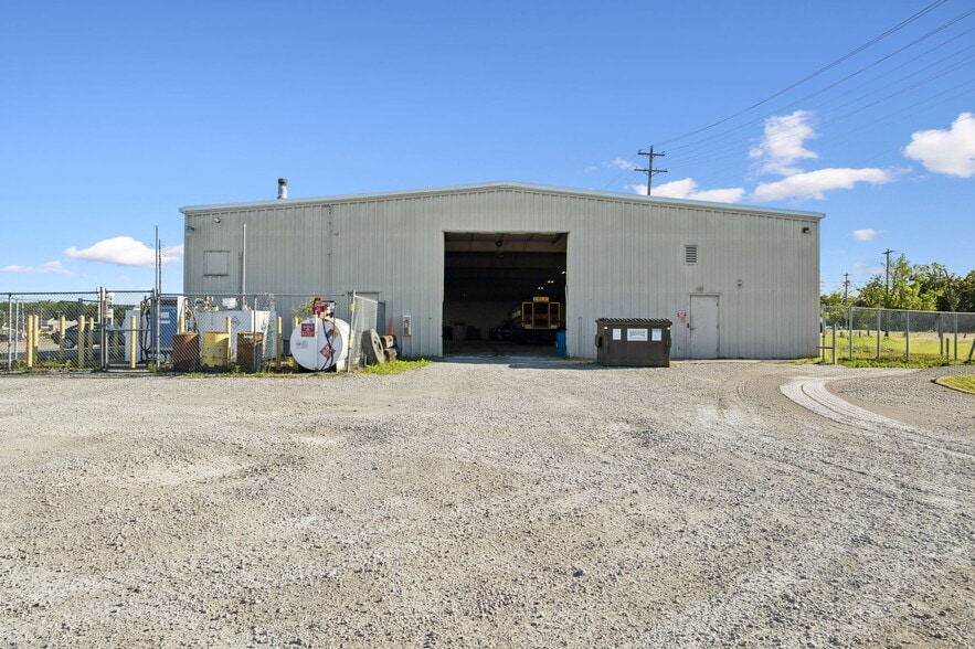 675 W Plane St, Bethel, OH à vendre - Photo du bâtiment - Image 3 de 64