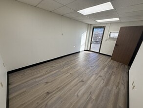 13020 San Fernando Rd, Sylmar, CA à louer Photo intérieure- Image 1 de 4