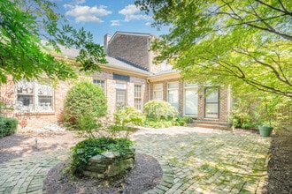 137 3rd Ave N, Franklin, TN for lease Building Photo- Image 2 of 25