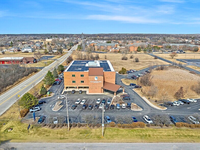 13011 S 104th Ave, Palos Park, IL à vendre - Photo du bâtiment - Image 2 de 12
