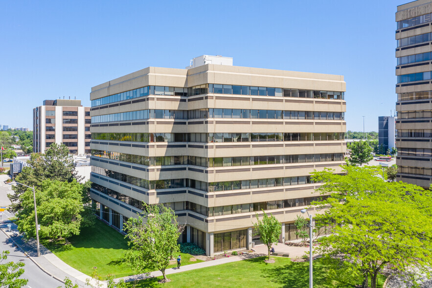 515 Consumers Rd, Toronto, ON à louer - Photo du bâtiment - Image 3 de 4