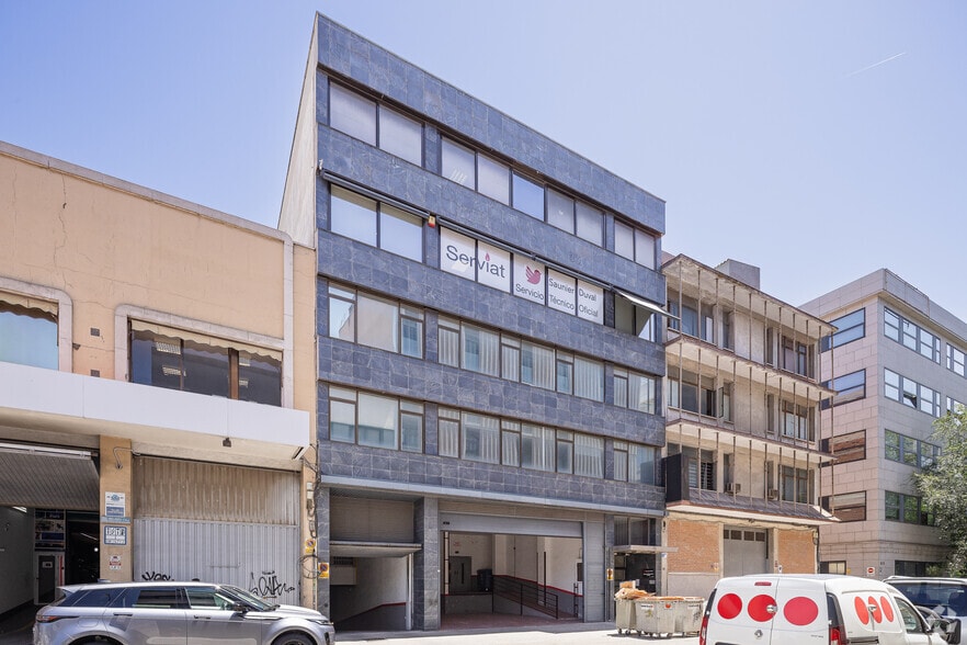 Calle Alfonso Gómez, Madrid, Madrid for sale - Primary Photo - Image 1 of 3