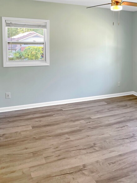 9902 Forest Dr, Charlotte, NC à vendre - Photo du bâtiment - Image 3 de 16