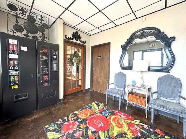 9414 Westgate Rd, Oklahoma City, OK à louer - Photo du bâtiment - Image 2 de 5