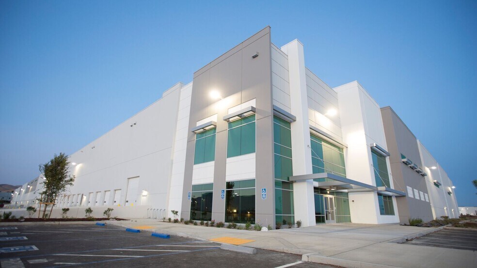 6389 Hopkins Rd, Tracy, CA for lease - Building Photo - Image 2 of 19