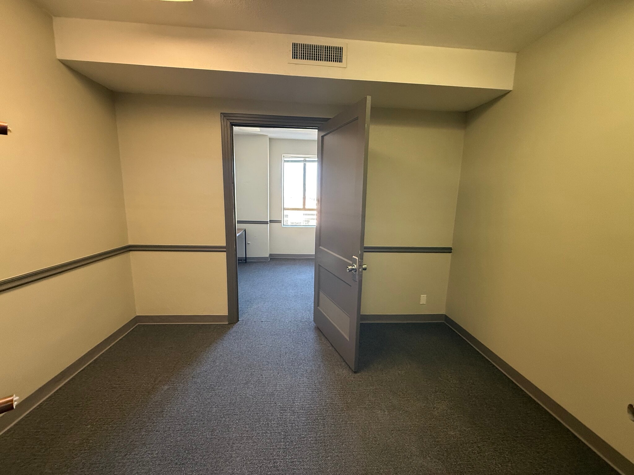 121 S Broadway Ave, Tyler, TX for lease Interior Photo- Image 1 of 3