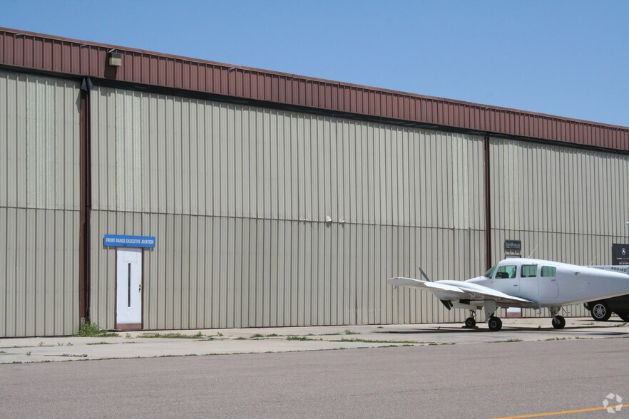37451 Beechcraft Way, Watkins, CO à vendre - Photo du bâtiment - Image 3 de 5