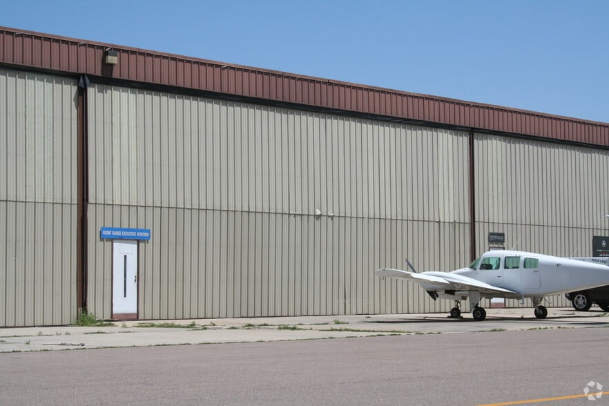 37451 Beechcraft Way, Watkins, CO à vendre - Photo du bâtiment - Image 3 de 5