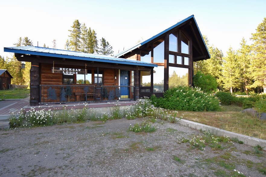 3555 Yale Kilgore Rd, Island Park, ID à vendre - Photo du b timent - Image 1 de 55