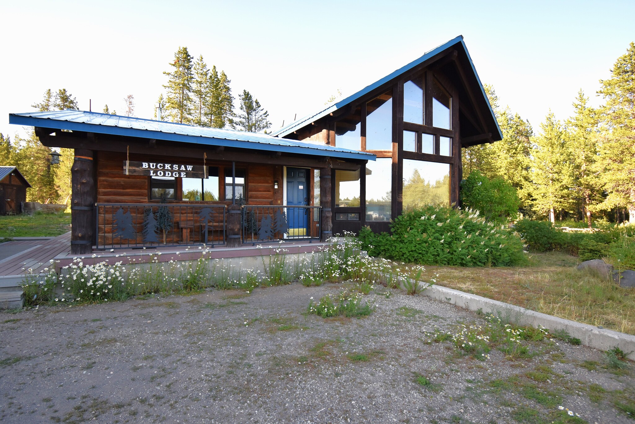 3555 Yale Kilgore Rd, Island Park, ID à vendre Photo du b timent- Image 1 de 56