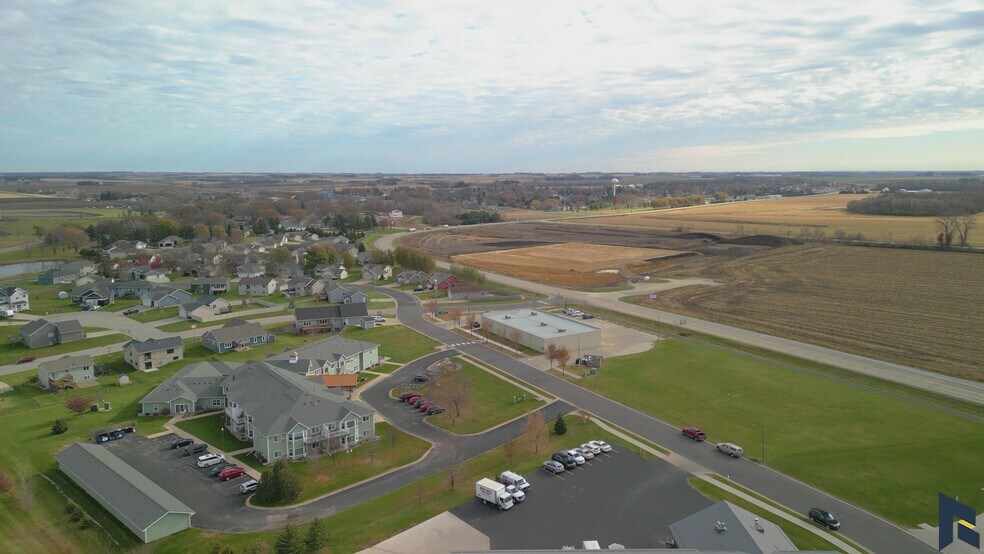 331 Sandstone Dr NW, Eyota, MN à vendre - Vidéo sur l’inscription commerciale - Image 2 de 8