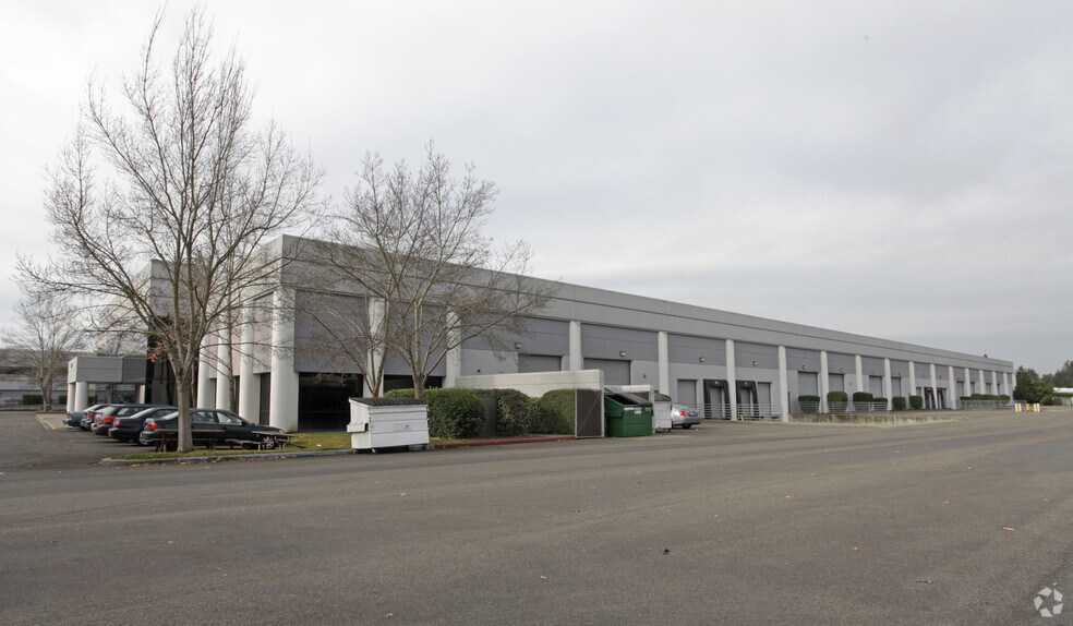 755 Southpoint Blvd, Petaluma, CA for lease - Primary Photo - Image 1 of 4