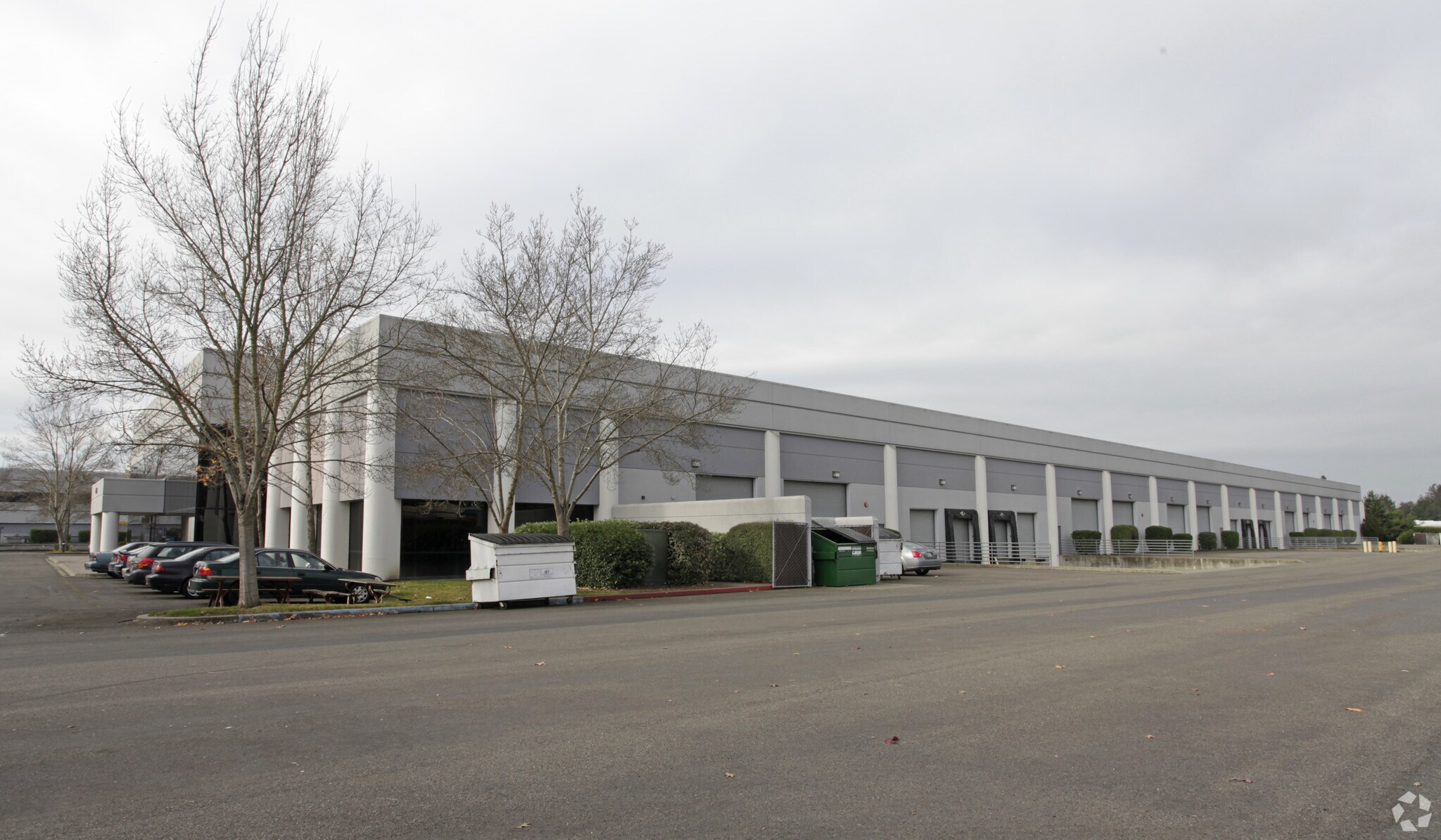 755 Southpoint Blvd, Petaluma, CA à louer Photo principale- Image 1 de 5