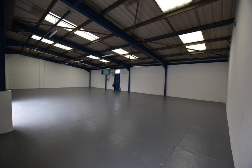 Lochlands, Larbert for lease - Interior Photo - Image 3 of 5