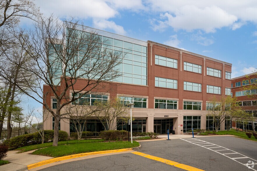 8501 Arlington Blvd, Merrifield, VA à louer - Photo du bâtiment - Image 3 de 27