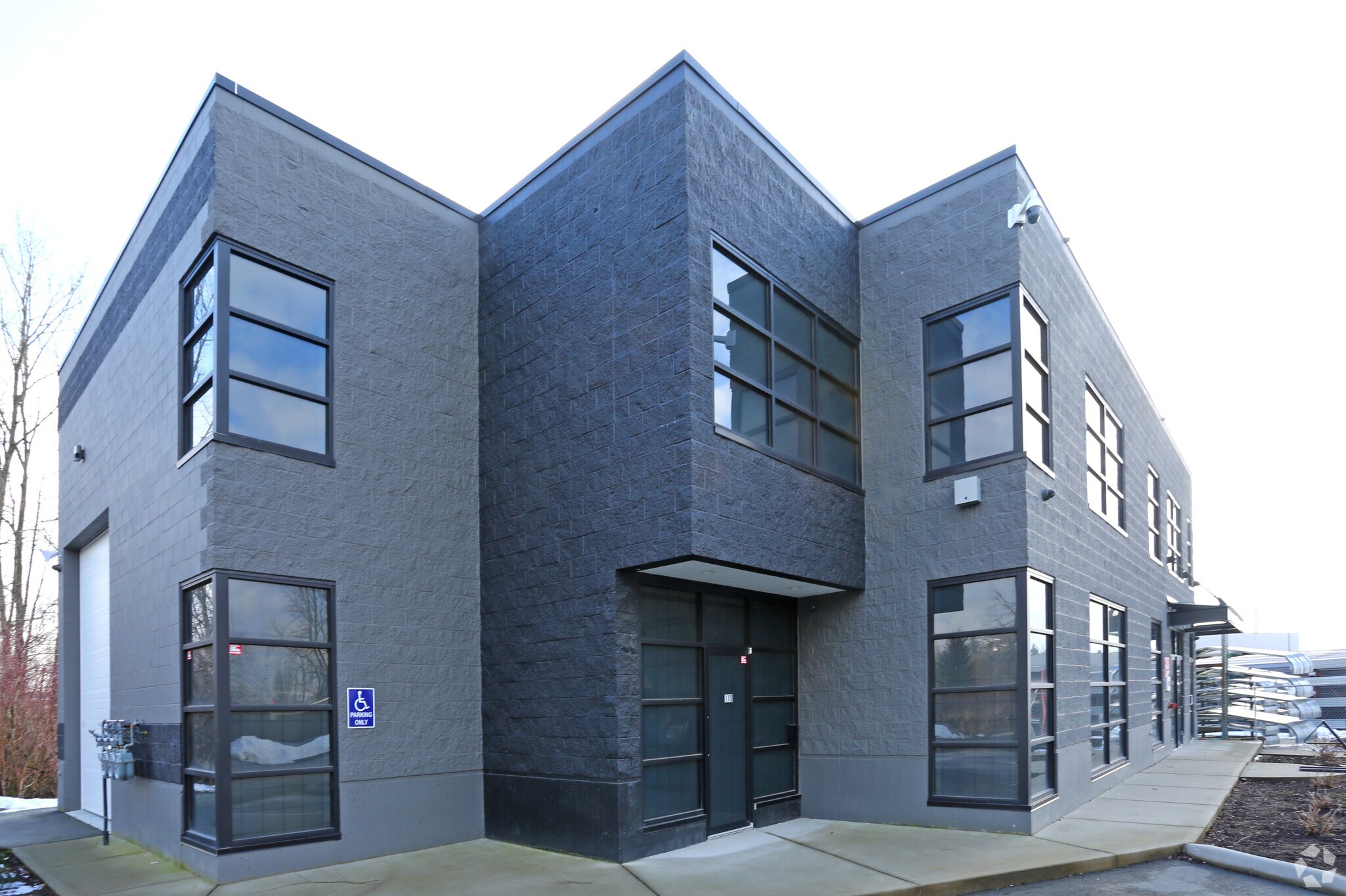 8018 Enterprise Dr, Chilliwack, BC à vendre Photo principale- Image 1 de 1