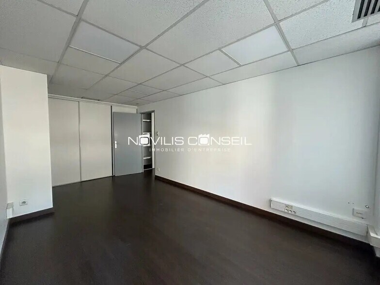 Office in Toulouse for lease - Building Photo - Image 2 of 5