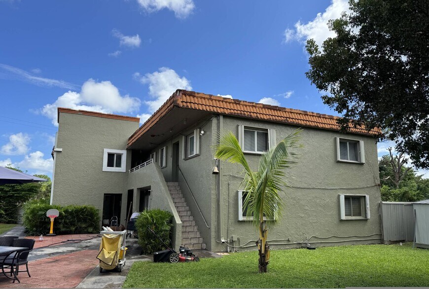 801 SW 10th Dr, Pompano Beach, FL à vendre - Photo du bâtiment - Image 3 de 10