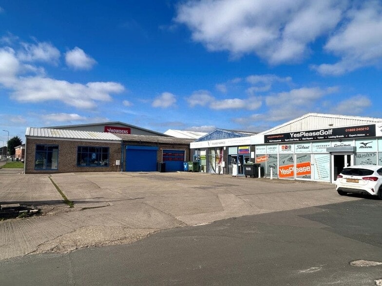 Churchill Rd, Bicester à louer - Photo du bâtiment - Image 2 de 12