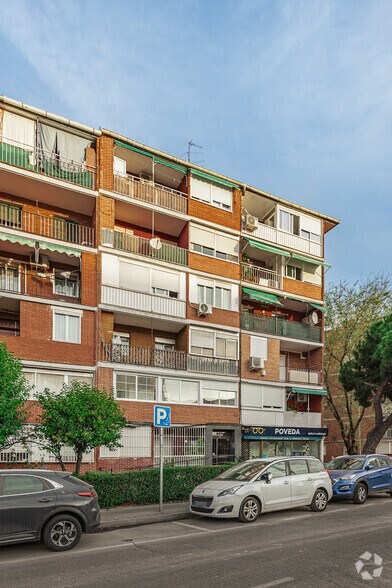 Immeuble residentiel dans Madrid, Madrid à vendre - Photo du bâtiment - Image 2 de 2
